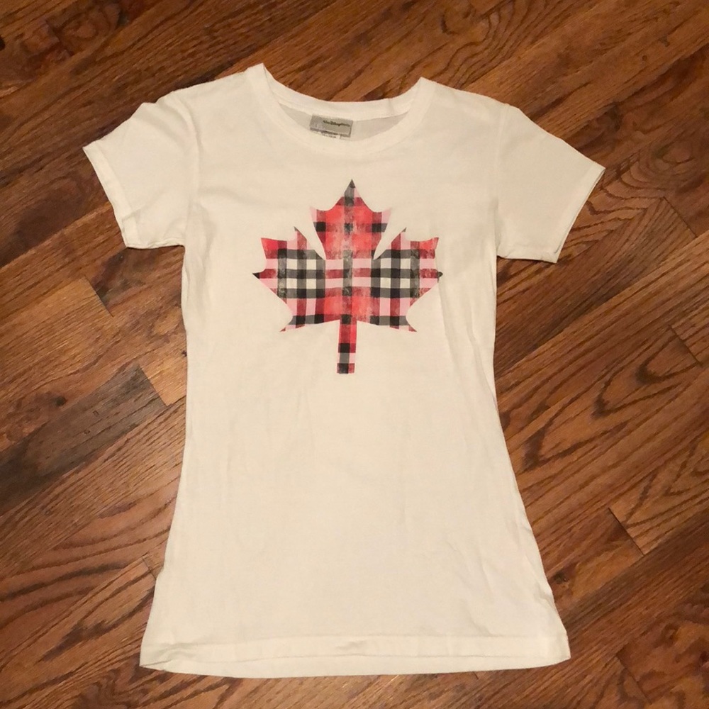 ♥️Canadian Maple Leaf 🍁 Tee♥️